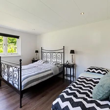 In Near Veluwe Park, Cleaning Included Holiday home Putten